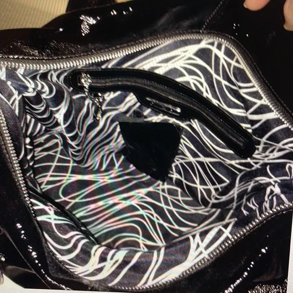 Dumond Genuine Brazilian Patent Leather Satchel Like New Conditions - Picture 4 of 4